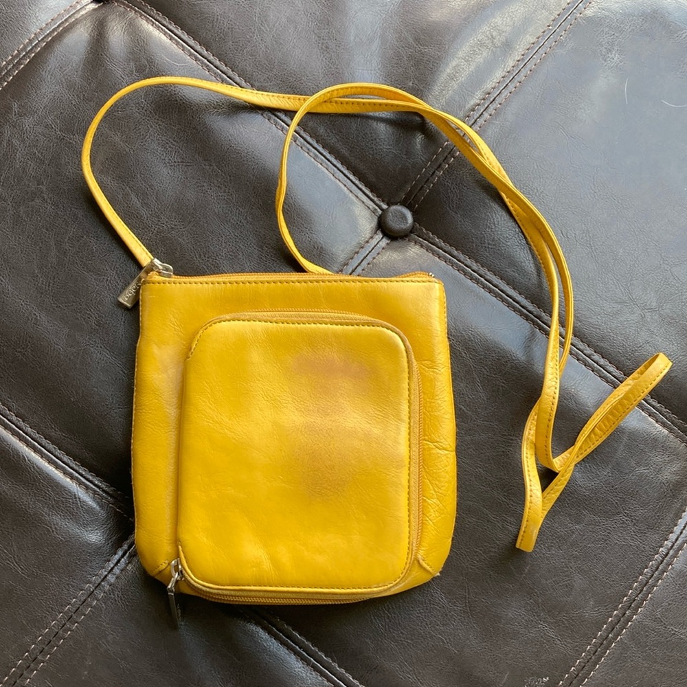 Vintage mustard yellow leather hobo international crossbody